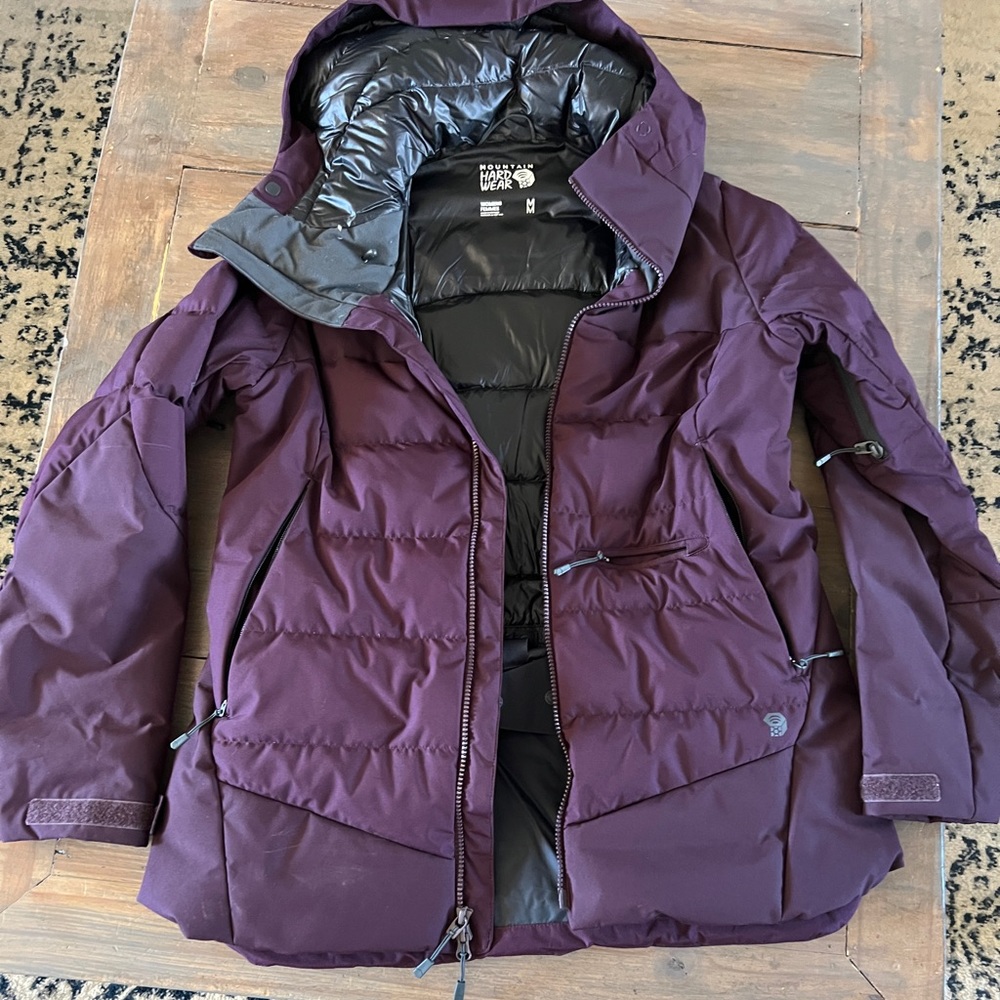 Womens Mountain Hardwear insulated ski jacket